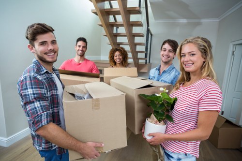 Professional removals and storage services in Collierswood for home moving
