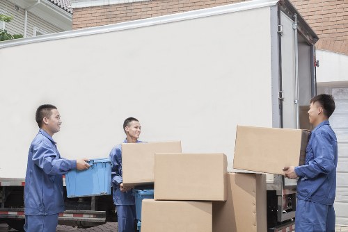 Complaint review process with records and resolution steps