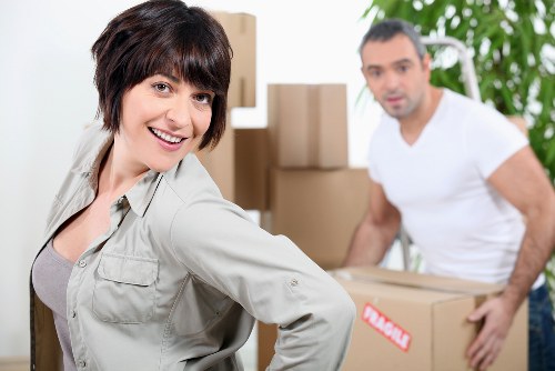 Local removals service handling boxes and furniture in Collierswood